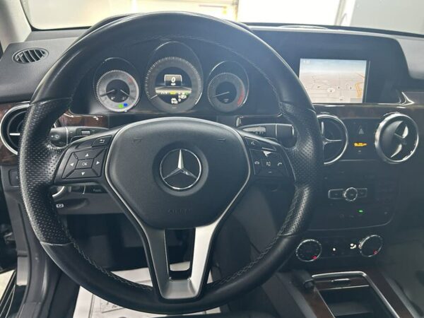 2013 Mercedes-Benz GLK-Class GLK 350 4MATIC - Image 13