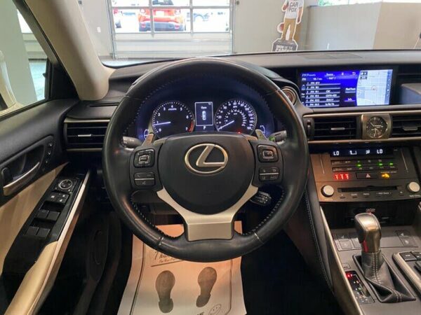 2018 Lexus IS 350 AWD - Image 29