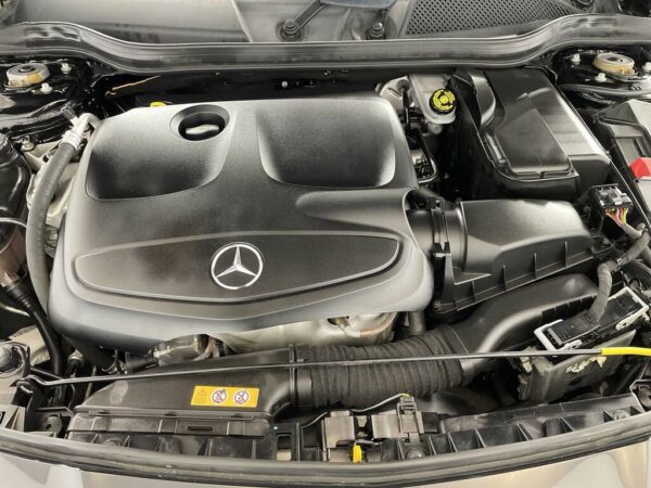 2018 Mercedes-Benz CLA-Class CLA 250 4MATIC - Image 10