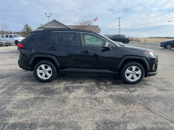 2020 Toyota RAV4 XLE AWD - Image 9