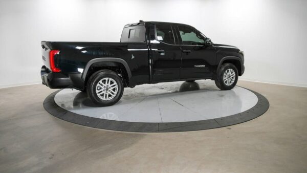 2022 Toyota Tundra SR5 Double Cab RWD - Image 15