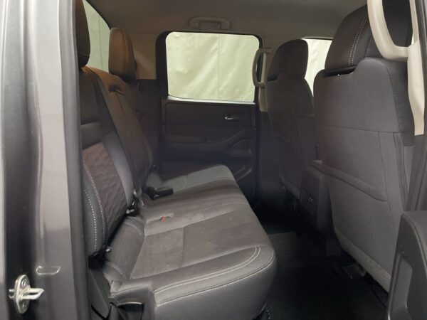 2022 Nissan Frontier SV Crew Cab 4WD - Image 14