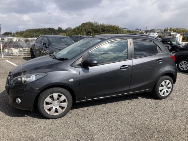 2013 MAZDA DEMIO - Image 8