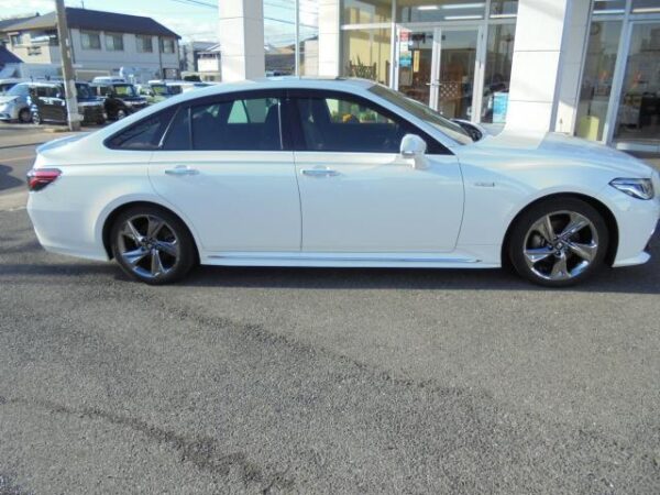 2018 TOYOTA CROWN HYBRID - Image 9