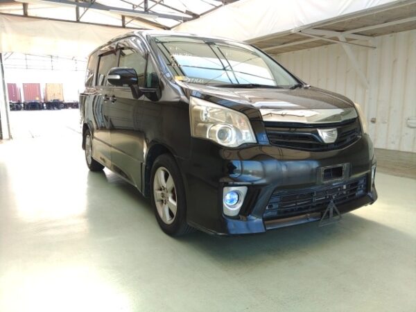 2010 TOYOTA NOAH